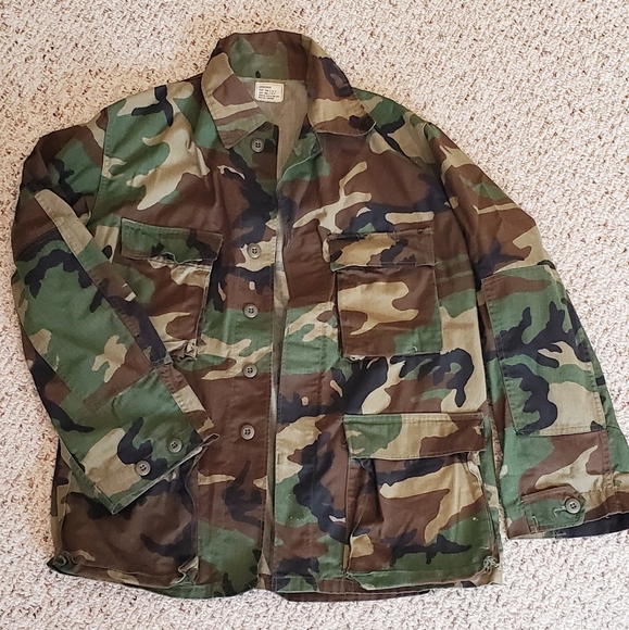 Vanderbilt Shirt Camo Military Jacket Size Medium - Picture 7 of 8